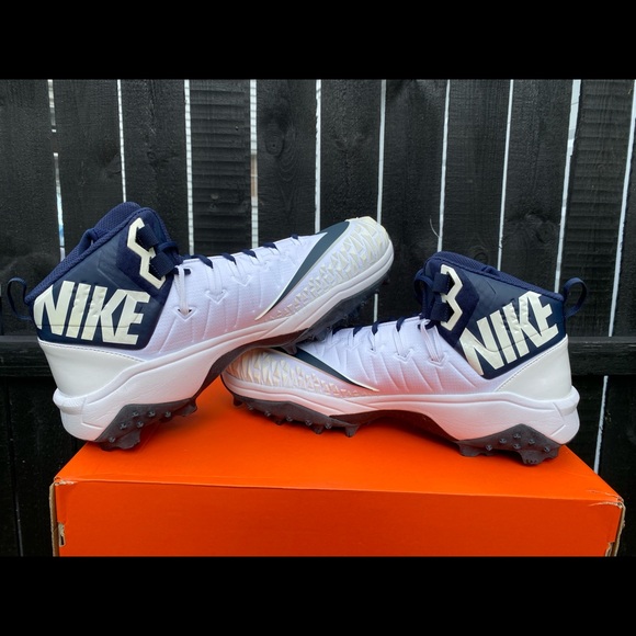 Athletic_Shoes